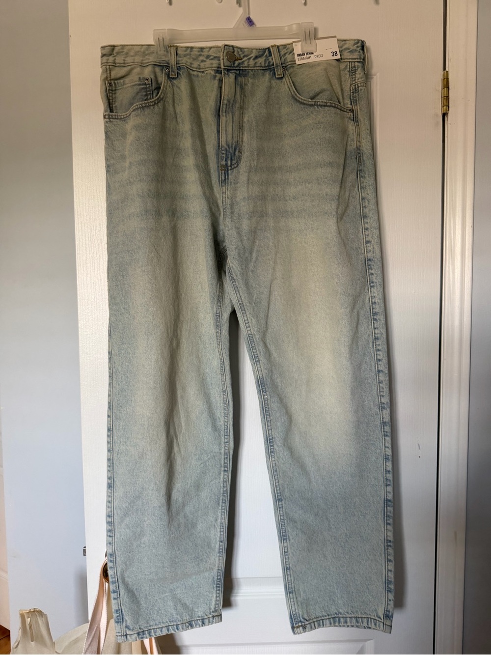 Light Wash Men's Straight-Leg Jeans - Casual Everyday Style